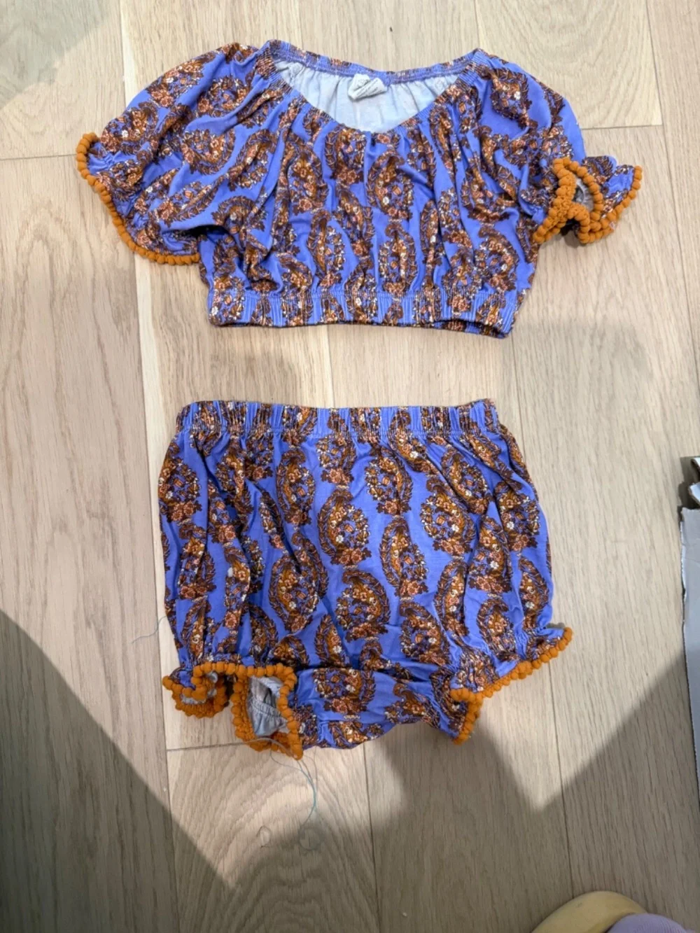 Kate Quinn NWOT paisley set 18-24 months cropped top